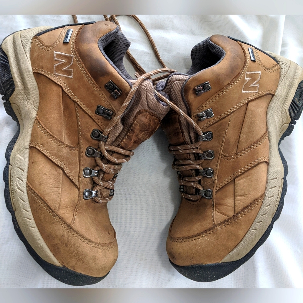 New Balance 977 Women's Walking Shoes - Picture 2 of 11